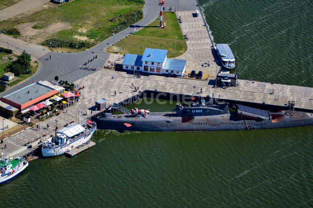 Peenemünde aus der Vogelperspektive: Hafen Peenemünde mit dem Unterseeboot U-461 im Bundesland Mecklenburg-Vorpommern