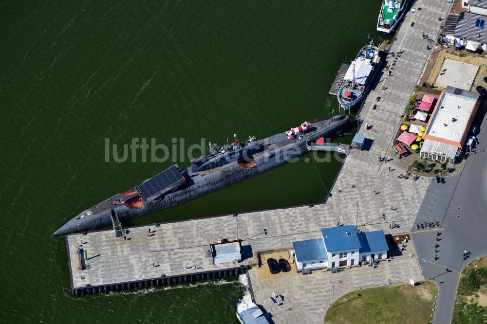 Luftaufnahme Peenemünde - Hafen Peenemünde mit dem Unterseeboot U-461 im Bundesland Mecklenburg-Vorpommern