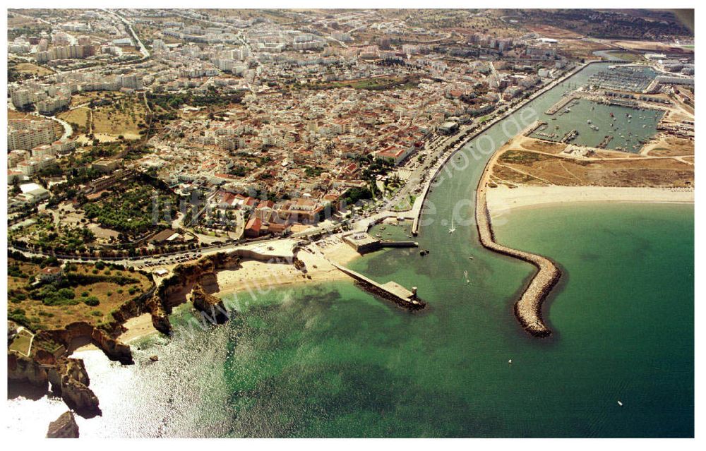 Luftbild Lagos - Hafen - und Stadtansicht in Lagos an der Algarve / Portugal.