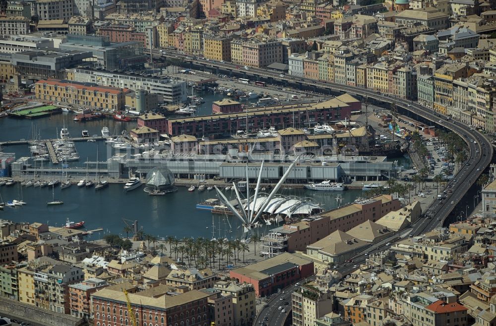 Luftbild Genua - Hafenanlagen von Genua in Ligurien, Italien