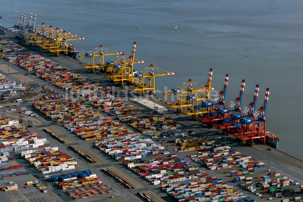 Luftbild Bremerhaven - Hafenanlagen mit Hafenkränen am Überseehafen in Bremerhaven im Bundesland Bremen