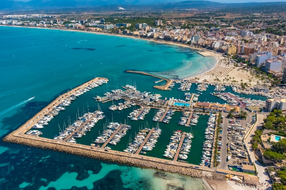 Luftbild El Arenal - Hafenanlagen an der Meeres- Küste der Bucht von Palma des Club Nautico Arenal an der Carrer Roses in El Arenal in Islas Baleares, Spanien