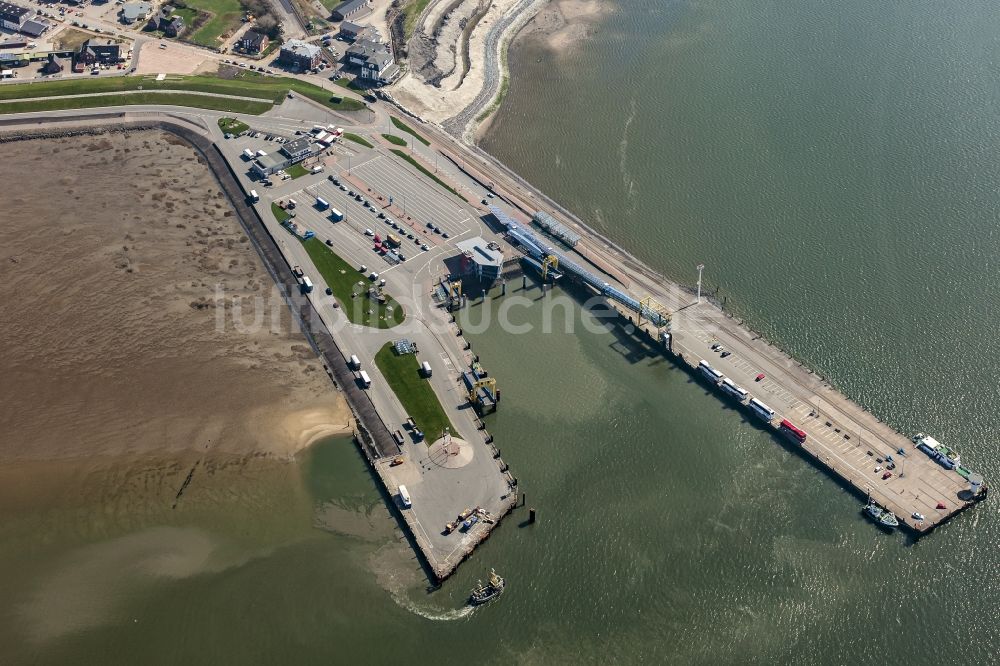 Luftaufnahme Dagebüll - Hafenanlagen an der Meeres- Küste von Nordfriesland in Dagebüll im Bundesland Schleswig-Holstein, Deutschland