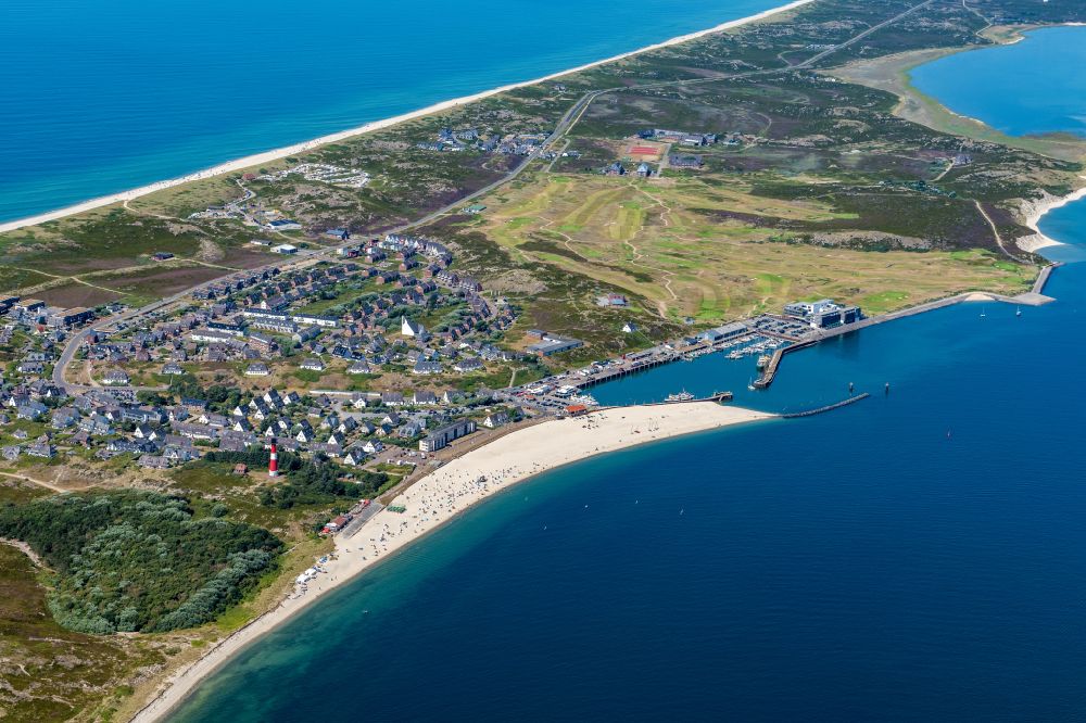 Hörnum (Sylt) aus der Vogelperspektive: Hafenanlagen an der Meeres- Küste der Nordsee in Hörnum auf Sylt im Bundesland Schleswig-Holstein, Deutschland