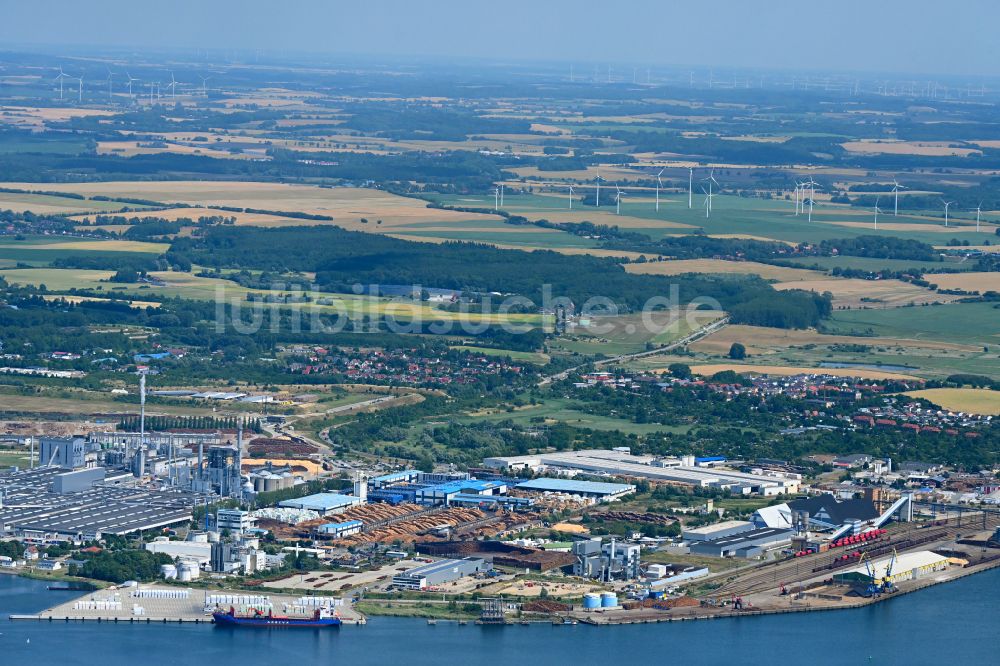 Hansestadt Wismar von oben - Hafenanlagen an der Meeres- Küste der Ostsee in Wismar im Bundesland Mecklenburg-Vorpommern, Deutschland