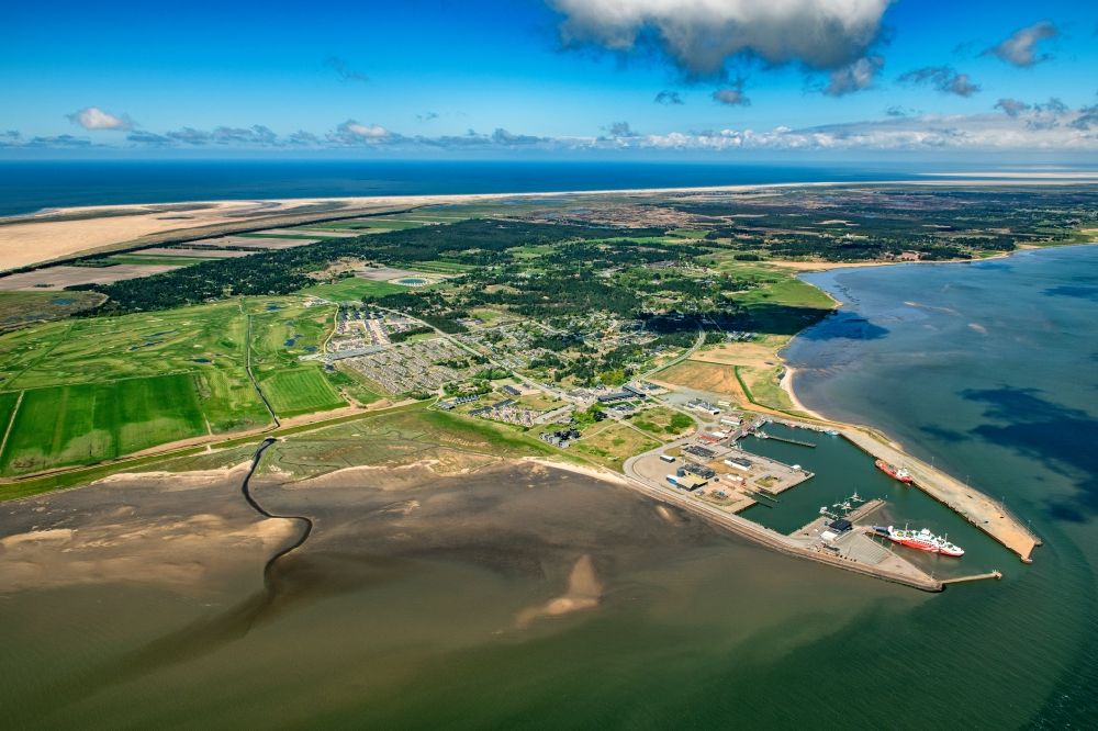 Luftaufnahme Havneby - Hafenanlagen an der Meeres- Küste der Nordsee in Havneby auf der Insel Römö in Dänemark