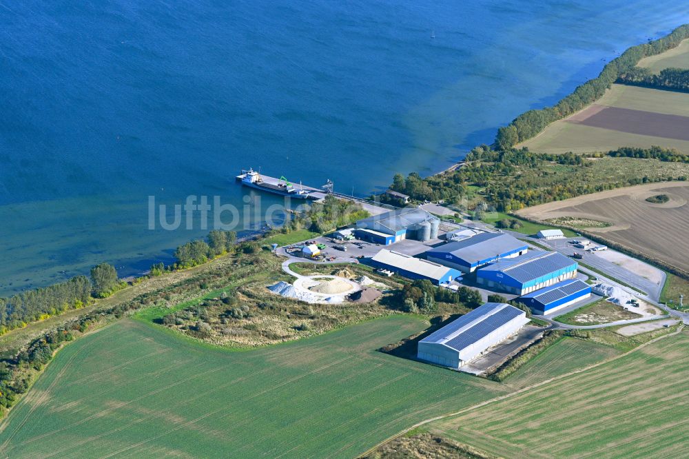 Luftbild Vierow - Hafenanlagen an der Meeres- Küste der Ostsee in Vierow im Bundesland Mecklenburg-Vorpommern, Deutschland
