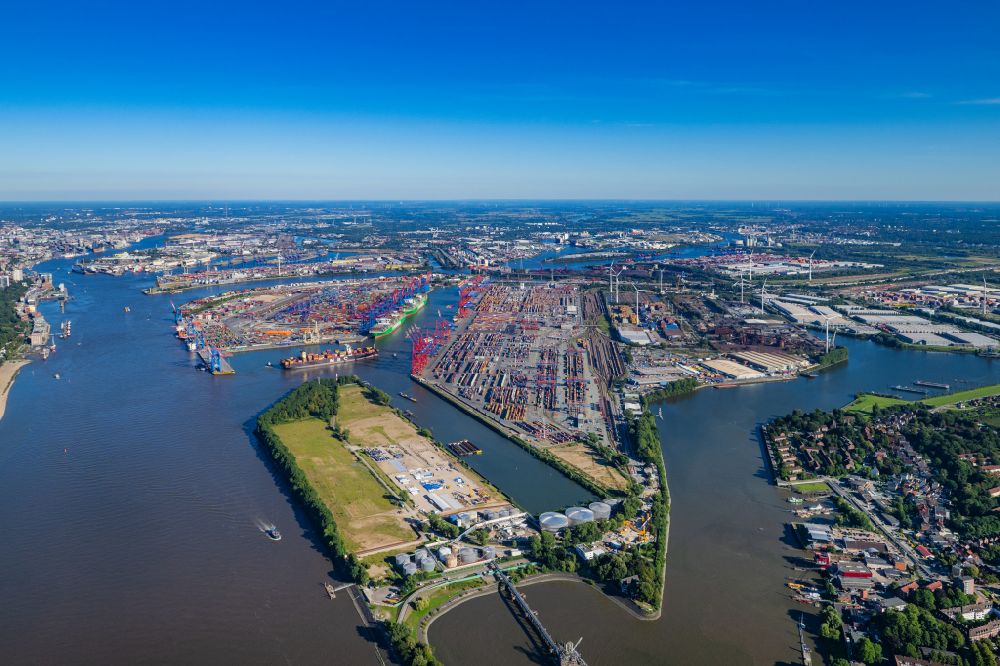 Luftbild Hamburg - Hafenanlagen Petroliumhafen am Ufer des Hafenbeckens Waltershof in Hamburg, Deutschland