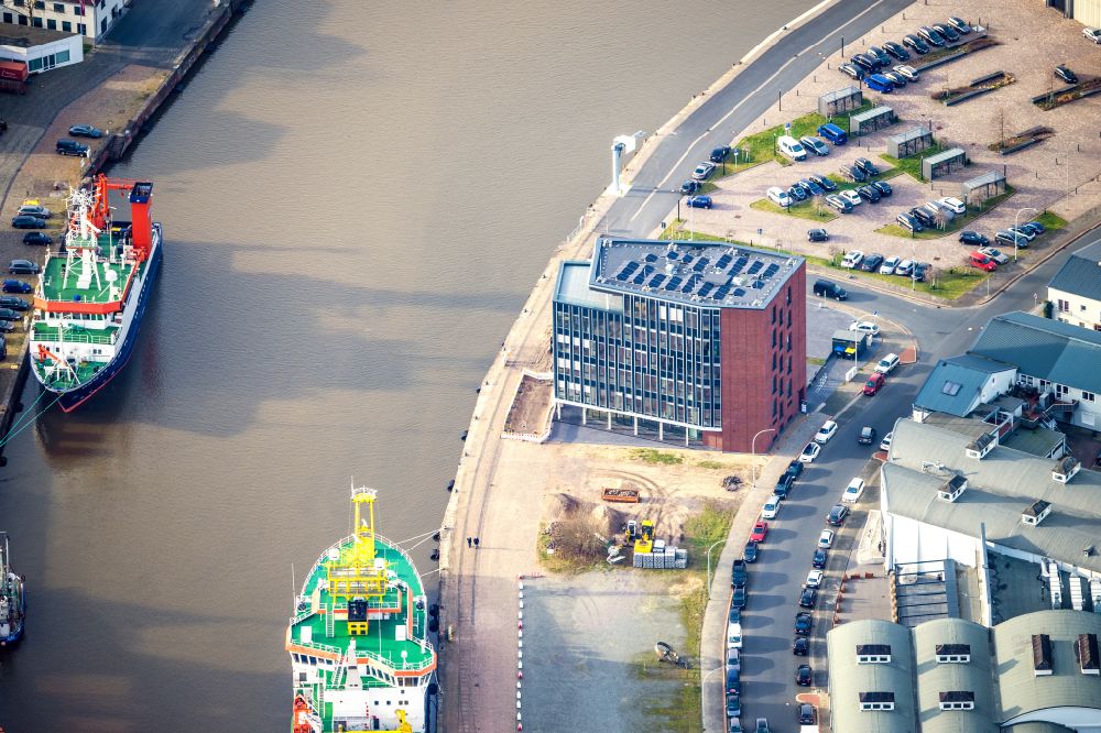 Luftaufnahme Bremerhaven - Hafenanlagen und Terminals des Fischereihafen mit Lagerhallen und Speditions und Logistikunternehmen in Bremerhaven im Bundesland Bremen