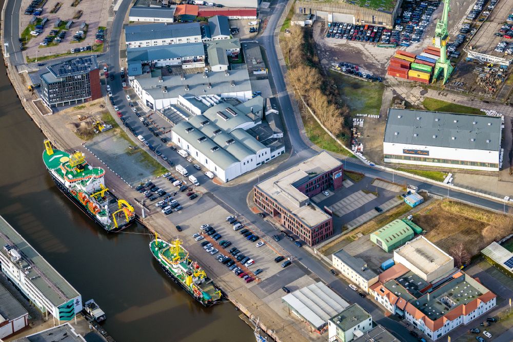 Bremerhaven von oben - Hafenanlagen und Terminals des Fischereihafen mit Lagerhallen und Speditions und Logistikunternehmen in Bremerhaven im Bundesland Bremen