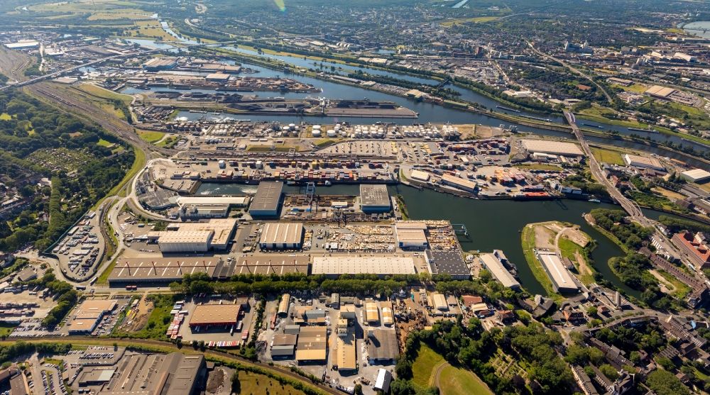 Luftbild Duisburg - Hafenanlagen am Ufer des Flußverlaufes der Ruhr im Ortsteil Ruhrort in Duisburg im Bundesland Nordrhein-Westfalen, Deutschland
