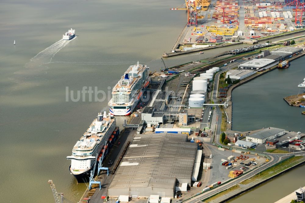 Luftbild Bremerhaven - Hafenanlagen am Ufer des Hafenbeckens in Bremerhaven im Bundesland Bremen, Deutschland
