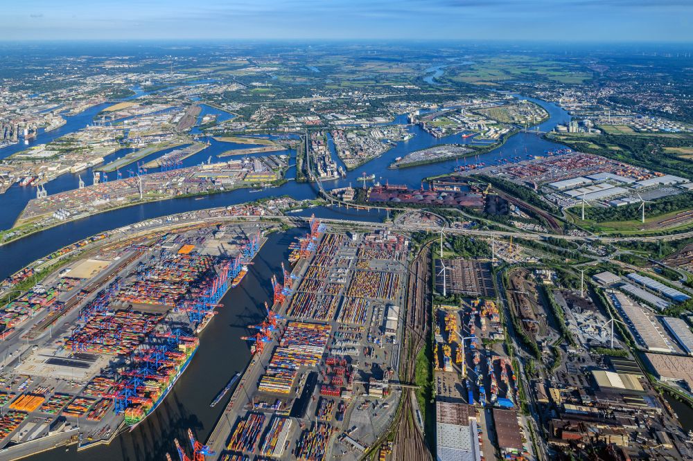 Hamburg von oben - Hafenanlagen am Ufer des Hafenbeckens Burchardkai der Eurogate im Ortsteil Waltershof in Hamburg, Deutschland