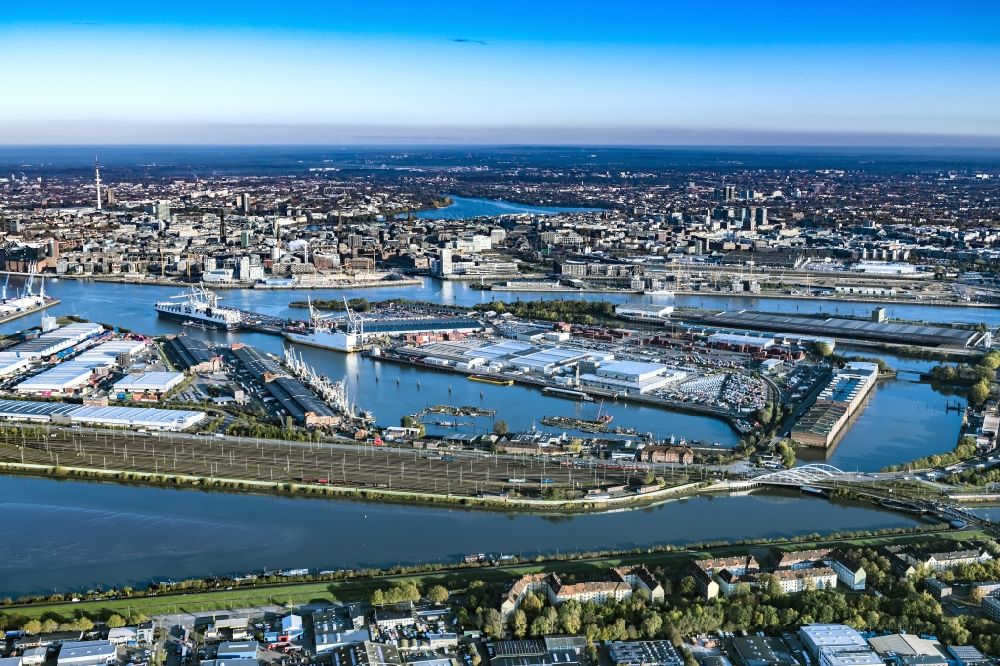 Hamburg von oben - Hafenanlagen am Ufer des Hafenbeckens Kleiner Grasbrook in Hamburg, Deutschland