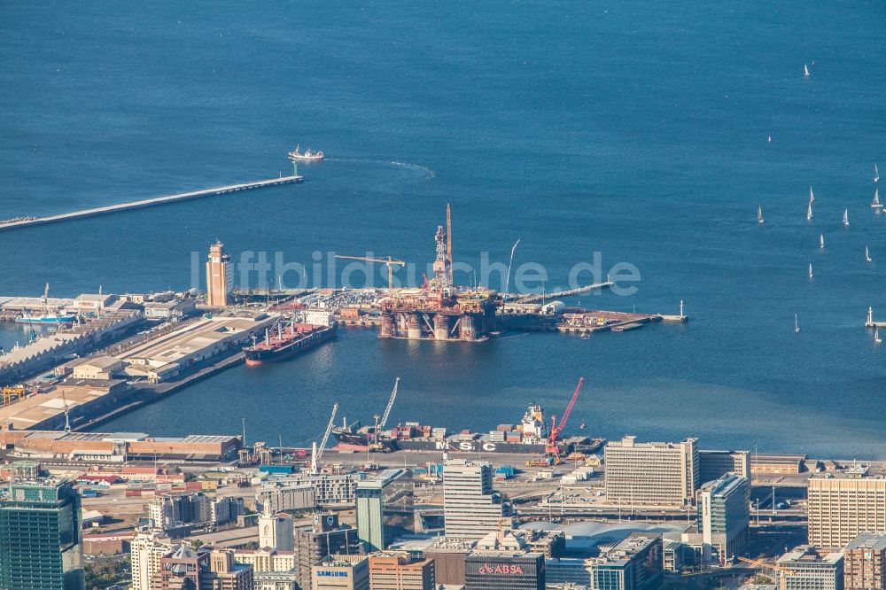 Luftaufnahme Kapstadt - Hafenbereich von Kapstadt / Port Cape Town