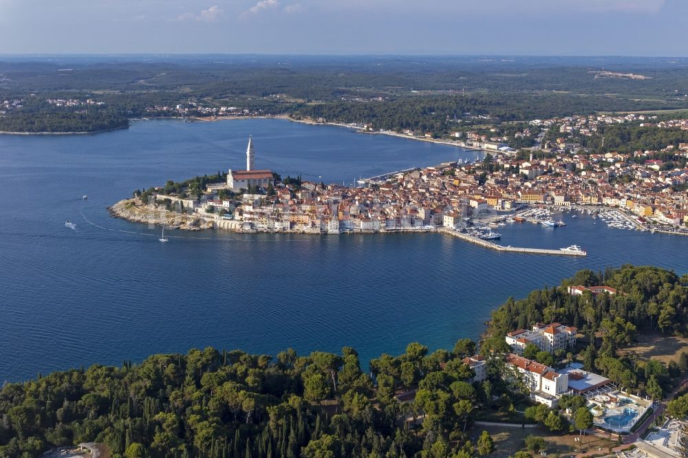 Luftbild Rovinj - Halbinsel auf dem Adriatischen Meer in Rovinj in Istirien - Istarska zupanija, Kroatien