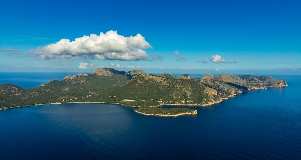 Luftaufnahme Pollenca - Halbinsel in Pollenca in Balearische Insel Mallorca, Spanien