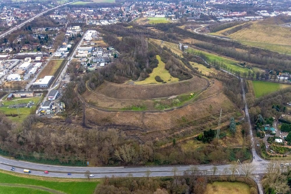 Gladbeck von oben - Halde im NSG Natroper Feld in Gladbeck im Bundesland Nordrhein-Westfalen, Deutschland