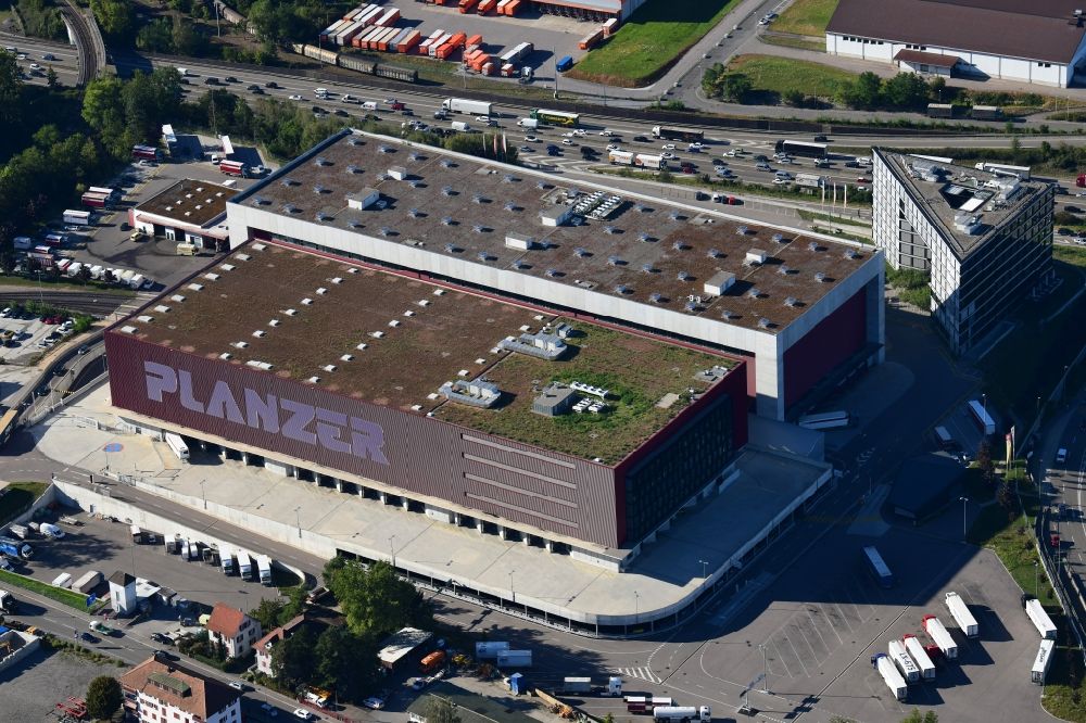 Luftbild Pratteln - Hallen und Gelände des Logistikzentrums Planzer Transport AG in Pratteln im Kanton Basel-Landschaft, Schweiz