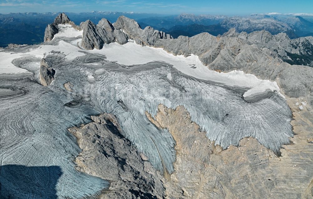 Hallstatt von oben - Hallstädter Gletscher im Dachsteingebirge in den Alpen in Oberösterreich, Österreich