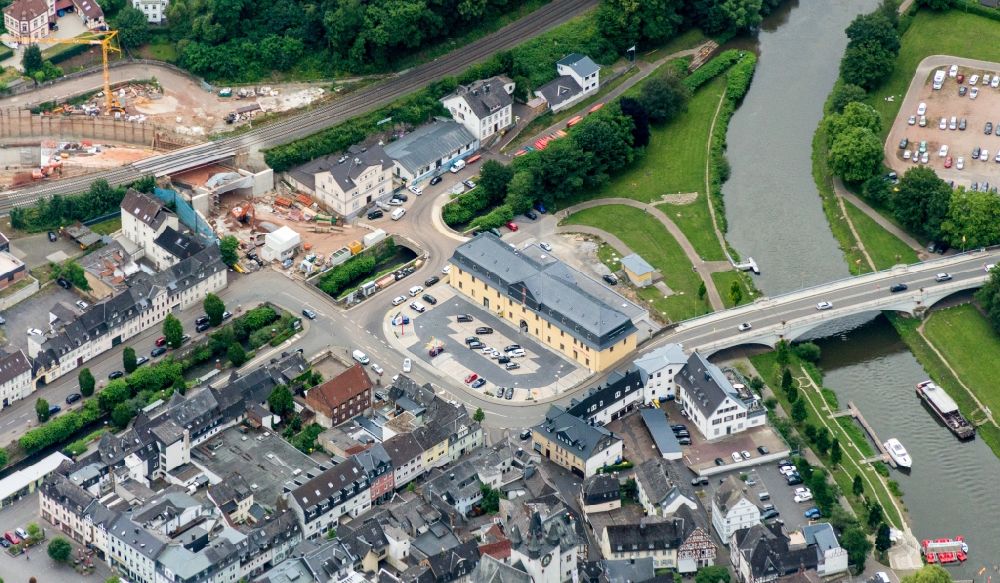 Luftaufnahme Diez - Handelsgebäude und Bürokomplex Alte Kaserne in Diez im Bundesland Rheinland-Pfalz, Deutschland