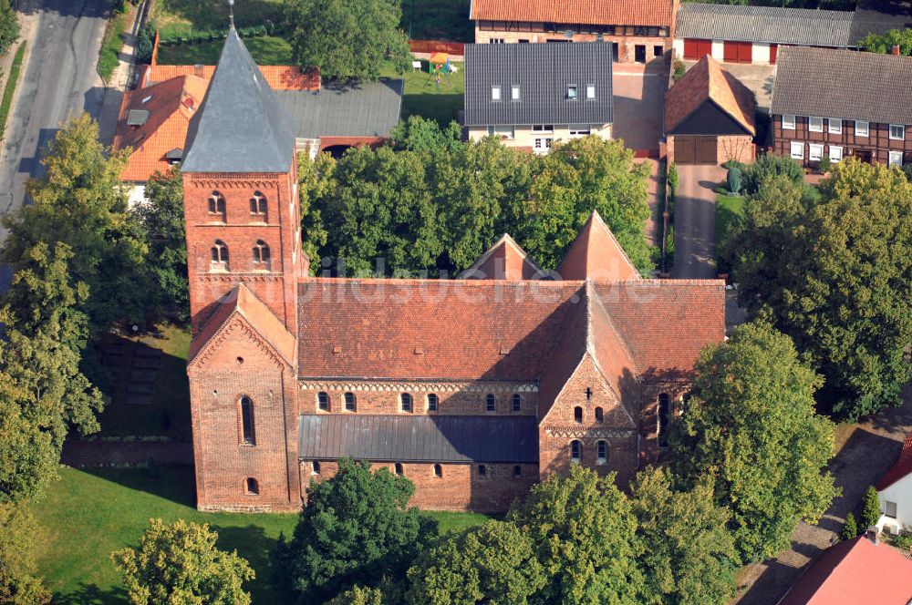 Luftbild Diesdorf - , handelt es sich um eines der besterhaltenen Werke der spätromanischen Baukunst