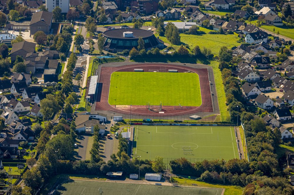 Luftbild Hansestadt Attendorn - Hansastadion in Attendorn im Bundesland Nordrhein-Westfalen, Deutschland