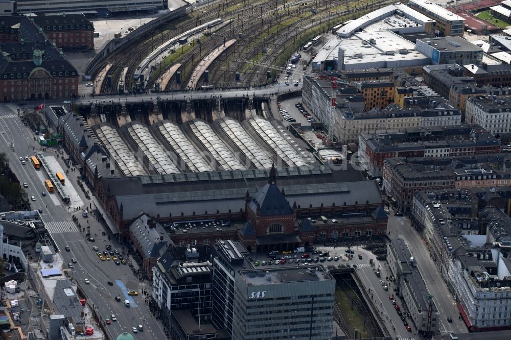 Luftbild Kopenhagen - Hauptbahnhof der Bahn in Kopenhagen in Region Hovedstaden, Dänemark