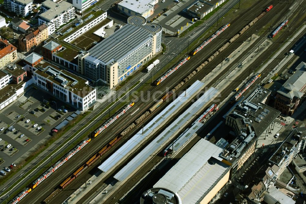Aschaffenburg von oben - Hauptbahnhof der Deutschen Bahn in Aschaffenburg im Bundesland Bayern