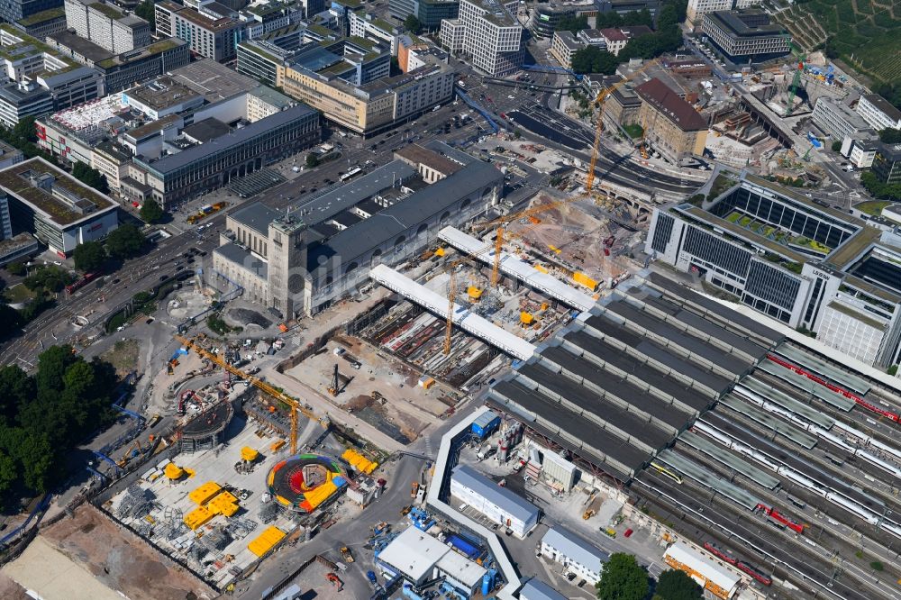 Luftbild Stuttgart - Hauptbahnhof der Deutschen Bahn und Bauarbeiten zum Verkehrs- und Städtebauprojekt Stuttgart 21 in Stuttgart im Bundesland Baden-Württemberg