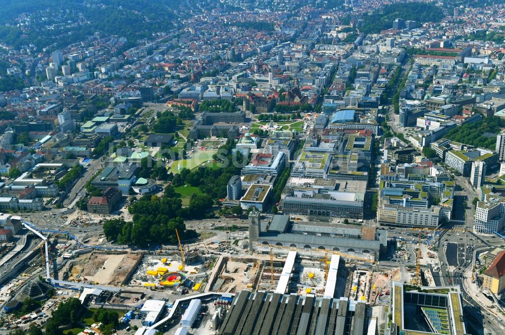 Stuttgart aus der Vogelperspektive: Hauptbahnhof der Deutschen Bahn und Bauarbeiten zum Verkehrs- und Städtebauprojekt Stuttgart 21 in Stuttgart im Bundesland Baden-Württemberg