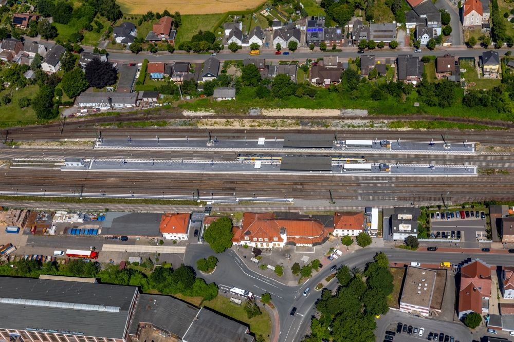 Beckum aus der Vogelperspektive: Hauptbahnhof der Deutschen Bahn in Beckum im Bundesland Nordrhein-Westfalen, Deutschland
