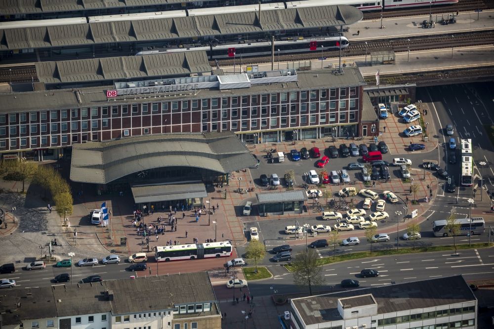 Luftaufnahme Bochum - Hauptbahnhof der Deutschen Bahn in Bochum im Bundesland Nordrhein-Westfalen