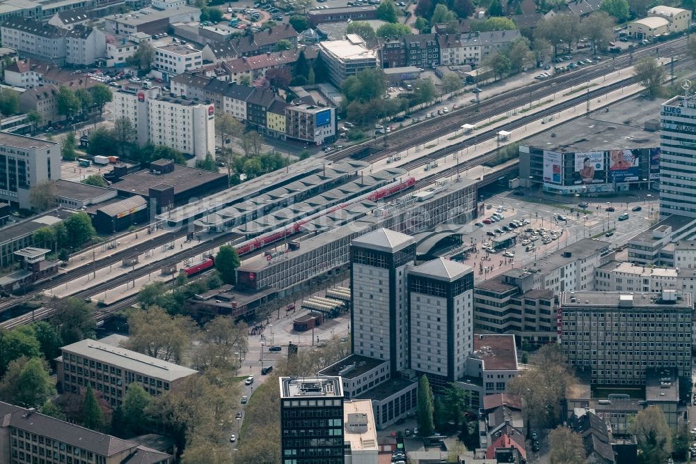 Bochum von oben - Hauptbahnhof der Deutschen Bahn in Bochum im Bundesland Nordrhein-Westfalen