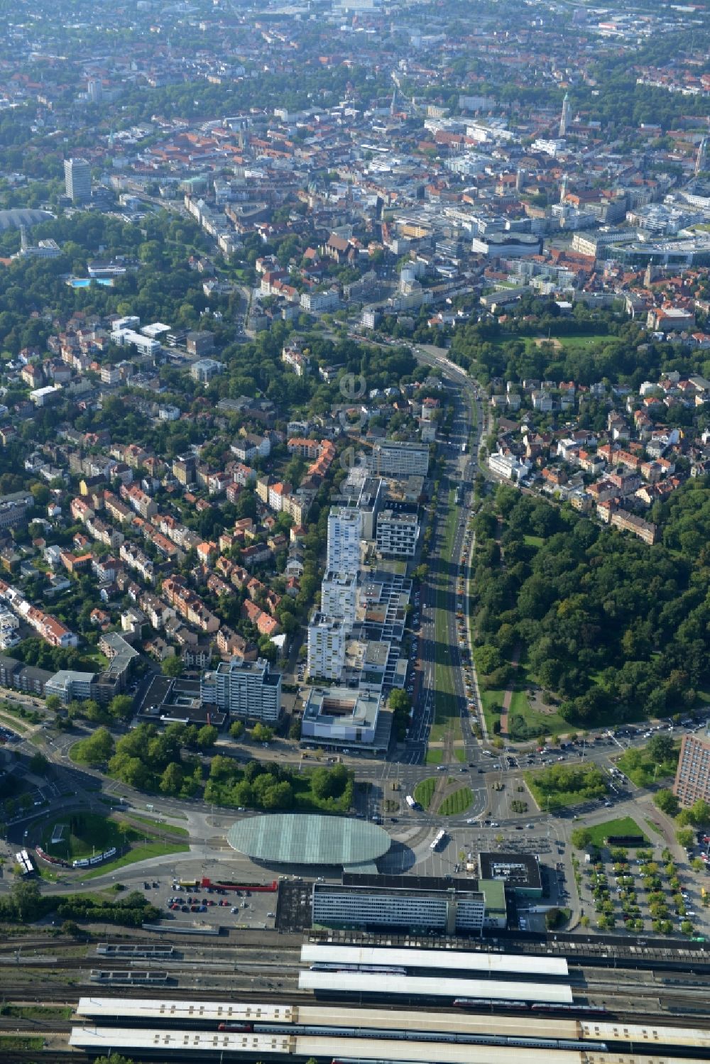 Braunschweig von oben - Hauptbahnhof der Deutschen Bahn in Braunschweig im Bundesland Niedersachsen