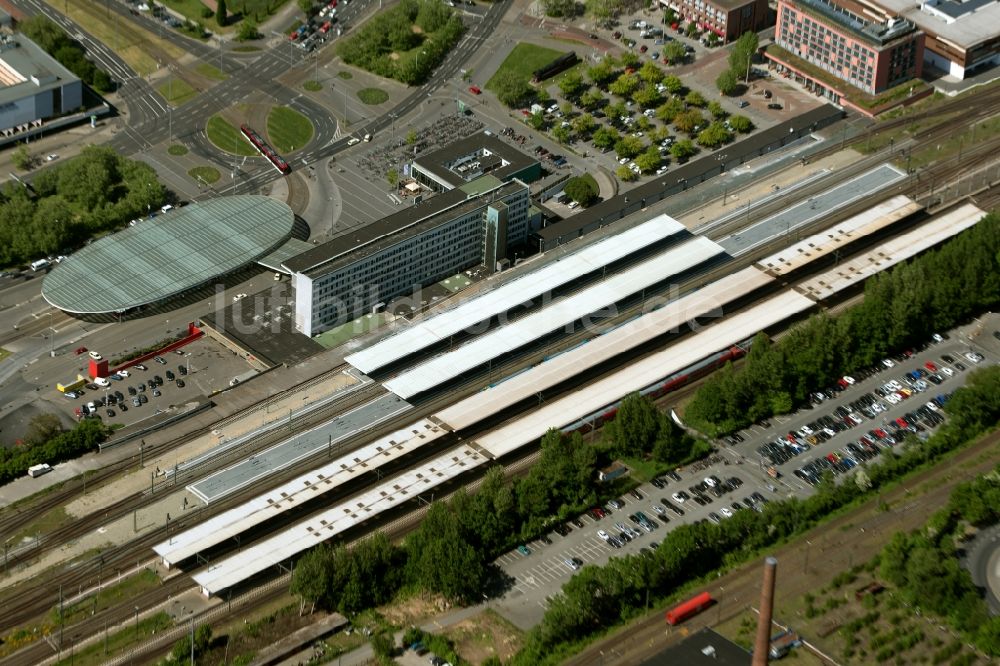 Braunschweig aus der Vogelperspektive: Hauptbahnhof der Deutschen Bahn in Braunschweig im Bundesland Niedersachsen