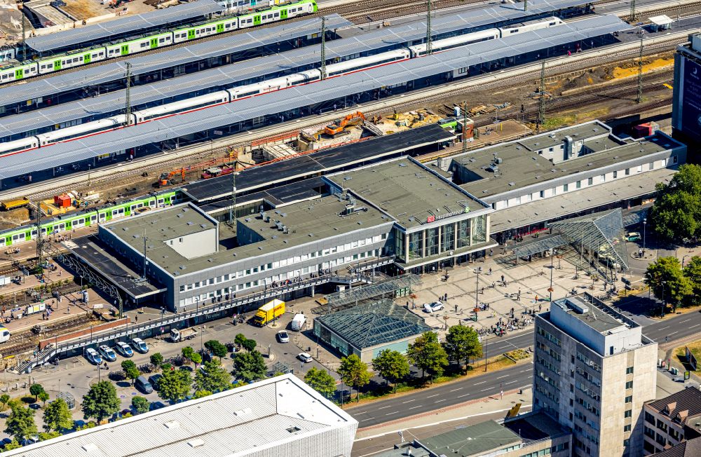 Dortmund aus der Vogelperspektive: Hauptbahnhof der Deutschen Bahn in Dortmund im Bundesland Nordrhein-Westfalen, Deutschland