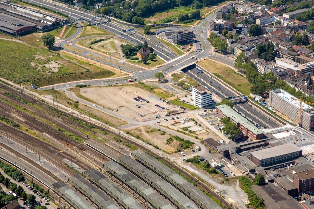 Duisburg aus der Vogelperspektive: Hauptbahnhof der Deutschen Bahn in Duisburg im Bundesland Nordrhein-Westfalen