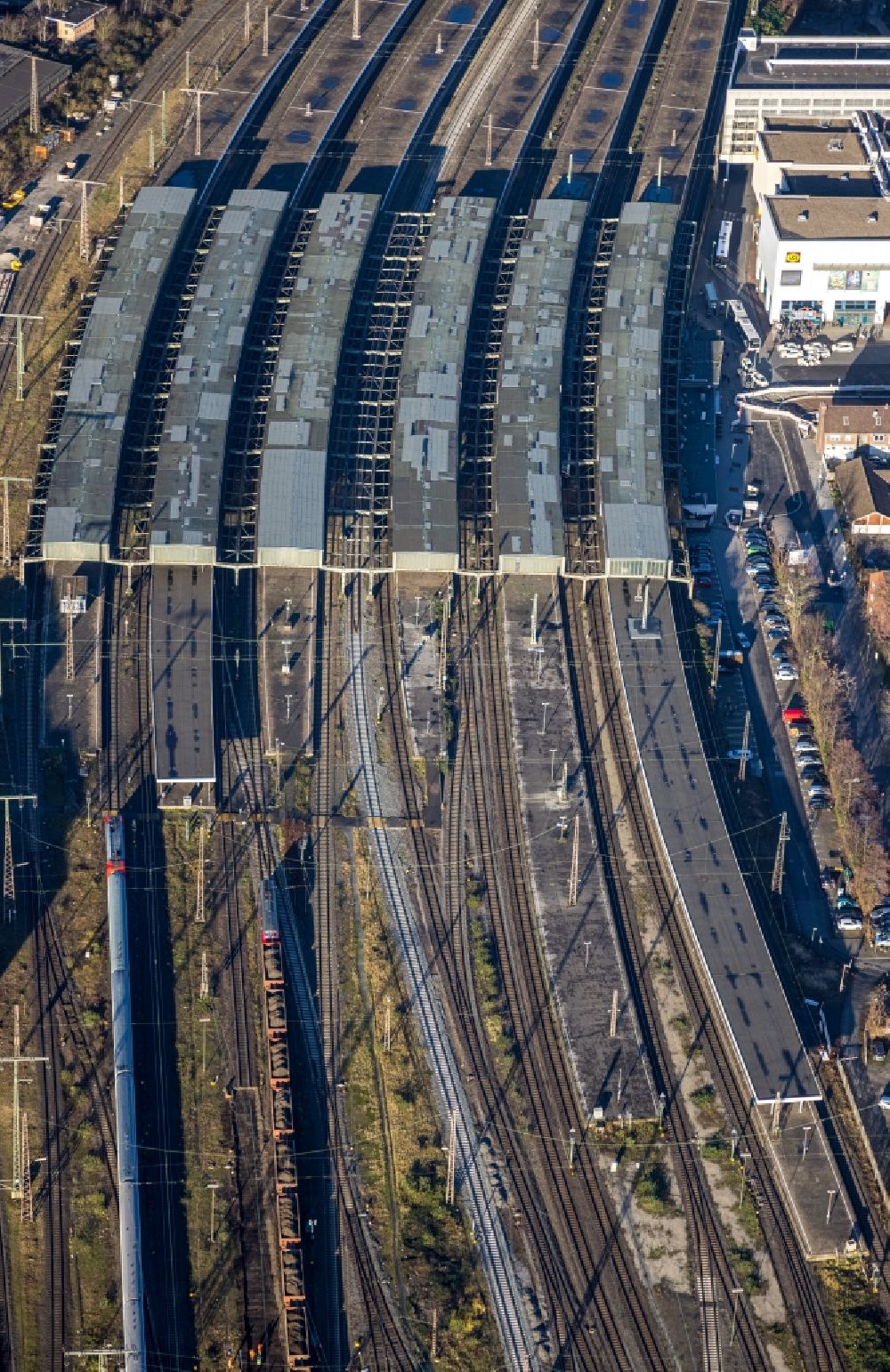 Luftbild Duisburg - Hauptbahnhof der Deutschen Bahn in Duisburg im Bundesland Nordrhein-Westfalen, Deutschland