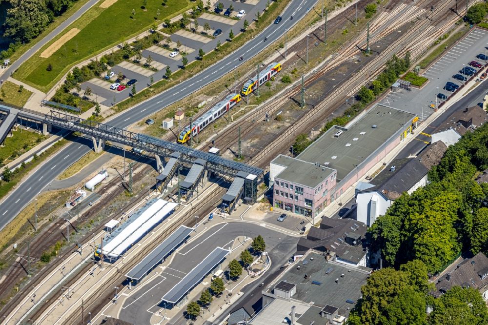 Finnentrop von oben - Hauptbahnhof der Deutschen Bahn in Finnentrop im Bundesland Nordrhein-Westfalen, Deutschland