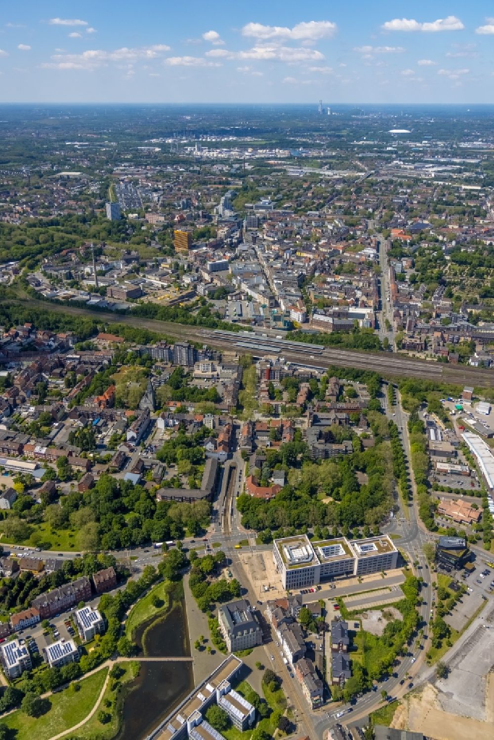 Luftaufnahme Gelsenkirchen - Hauptbahnhof der Deutschen Bahn in Gelsenkirchen im Bundesland Nordrhein-Westfalen, Deutschland