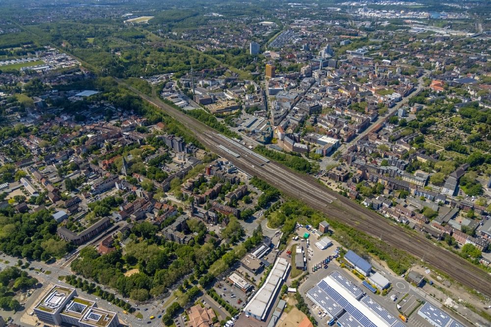 Gelsenkirchen von oben - Hauptbahnhof der Deutschen Bahn in Gelsenkirchen im Bundesland Nordrhein-Westfalen, Deutschland