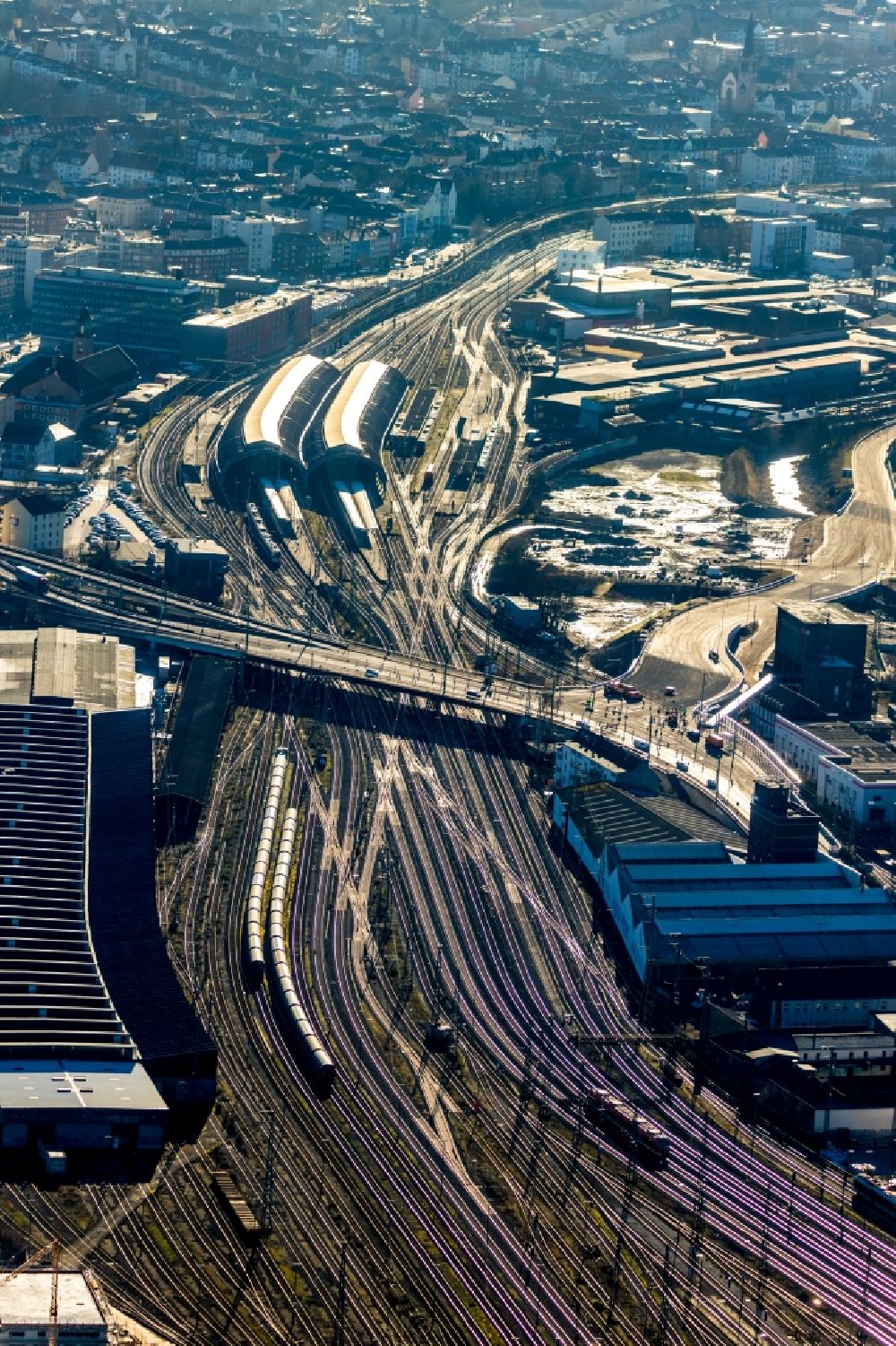 Luftaufnahme Hagen - Hauptbahnhof der Deutschen Bahn in Hagen im Bundesland Nordrhein-Westfalen, Deutschland