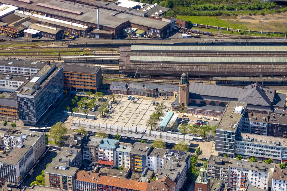 Hagen aus der Vogelperspektive: Hauptbahnhof der Deutschen Bahn in Hagen im Bundesland Nordrhein-Westfalen, Deutschland
