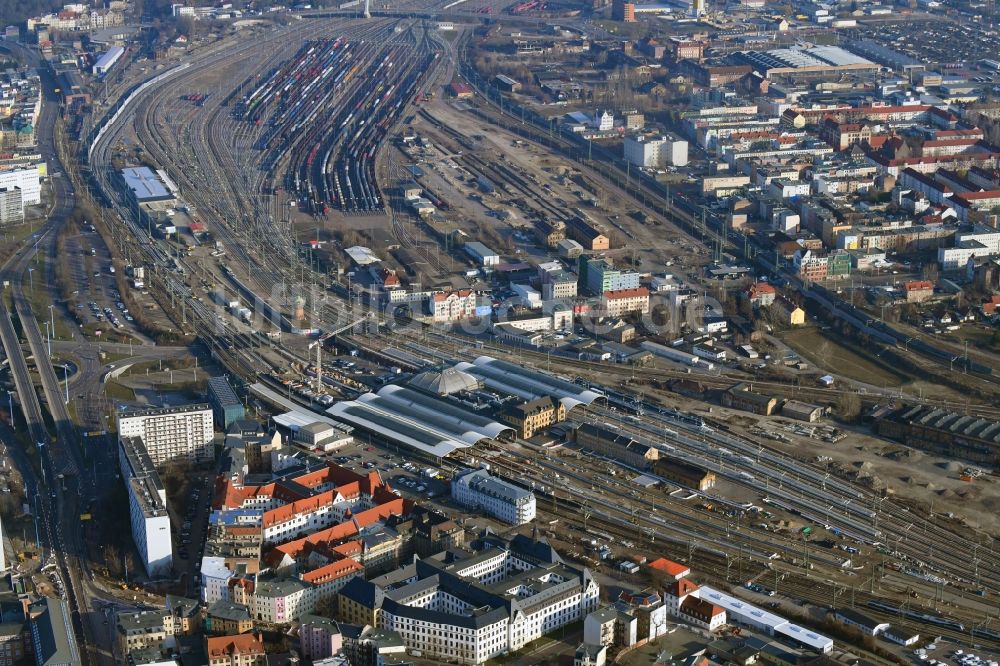 Halle (Saale) von oben - Hauptbahnhof der Deutschen Bahn in Halle (Saale) im Bundesland Sachsen-Anhalt, Deutschland