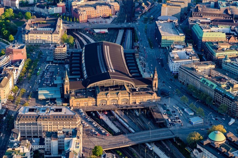 Hamburg von oben - Hauptbahnhof der Deutschen Bahn in Hamburg, Deutschland