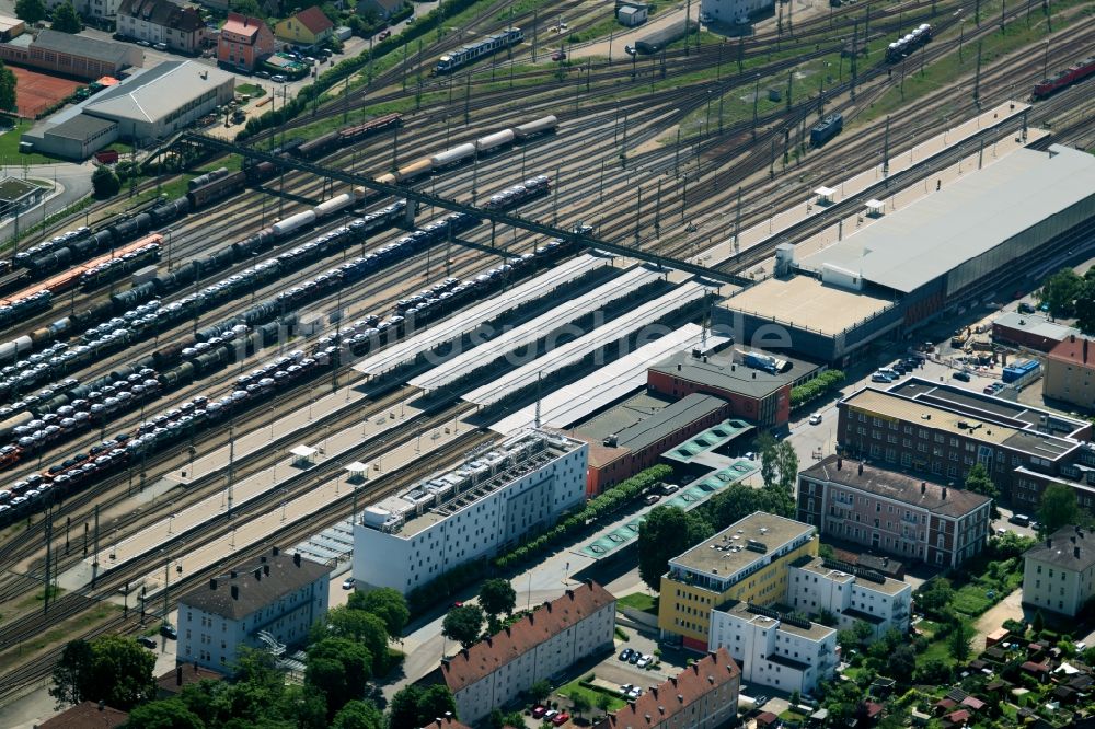 Luftaufnahme Ingolstadt - Hauptbahnhof der Deutschen Bahn in Ingolstadt im Bundesland Bayern, Deutschland