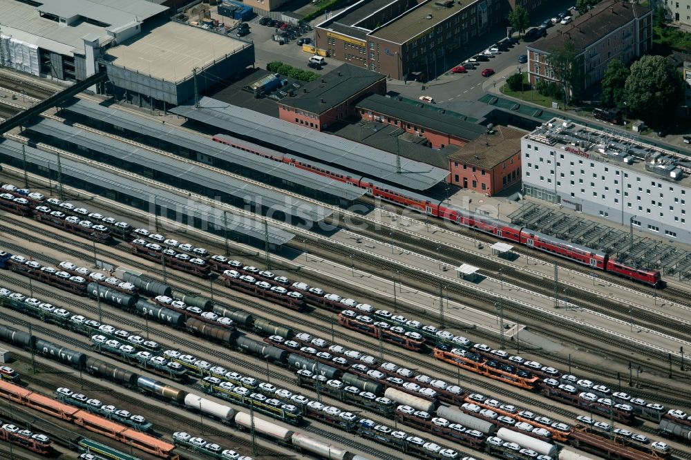 Ingolstadt aus der Vogelperspektive: Hauptbahnhof der Deutschen Bahn in Ingolstadt im Bundesland Bayern, Deutschland