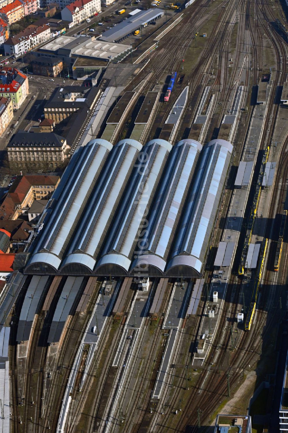 Luftbild Karlsruhe - Hauptbahnhof der Deutschen Bahn in Karlsruhe im Bundesland Baden-Württemberg, Deutschland