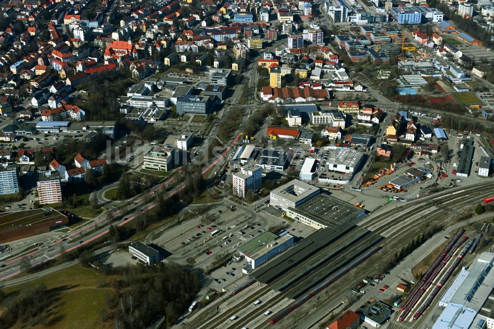 Luftaufnahme Kempten (Allgäu) - Hauptbahnhof der Deutschen Bahn in Kempten (Allgäu) im Bundesland Bayern, Deutschland